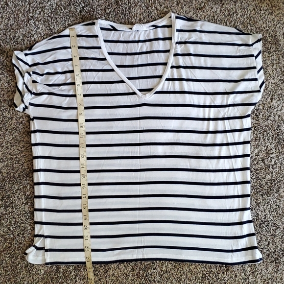 Zara, black & white striped top size large - Picture 10 of 11